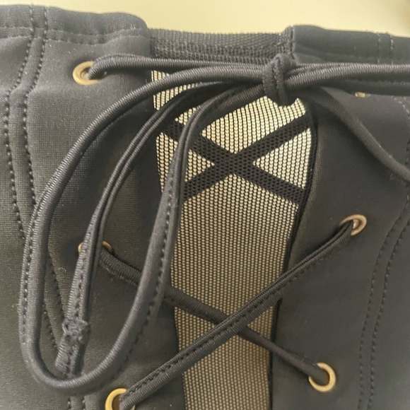 La Blanca by Rob Beattie Black One-Piece Bathing Suit, Lace Front Closure Size 6 - Picture 4 of 7